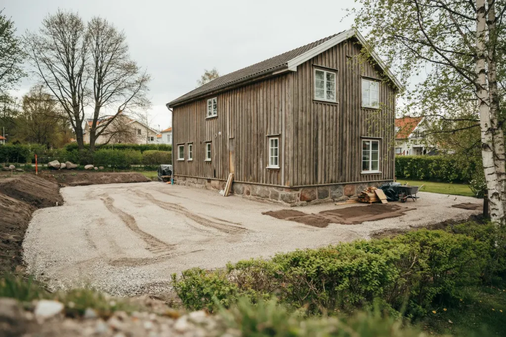 planera groventr och borttagning av asfalt vid huset